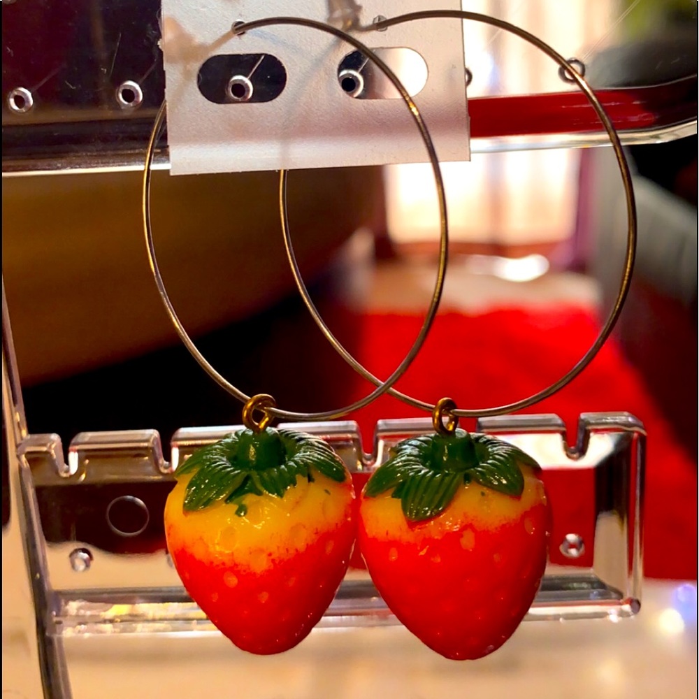🍓Giant Strawberry Hoop Earrings!🍓